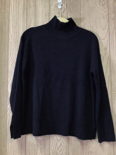Size X-Small Sweater